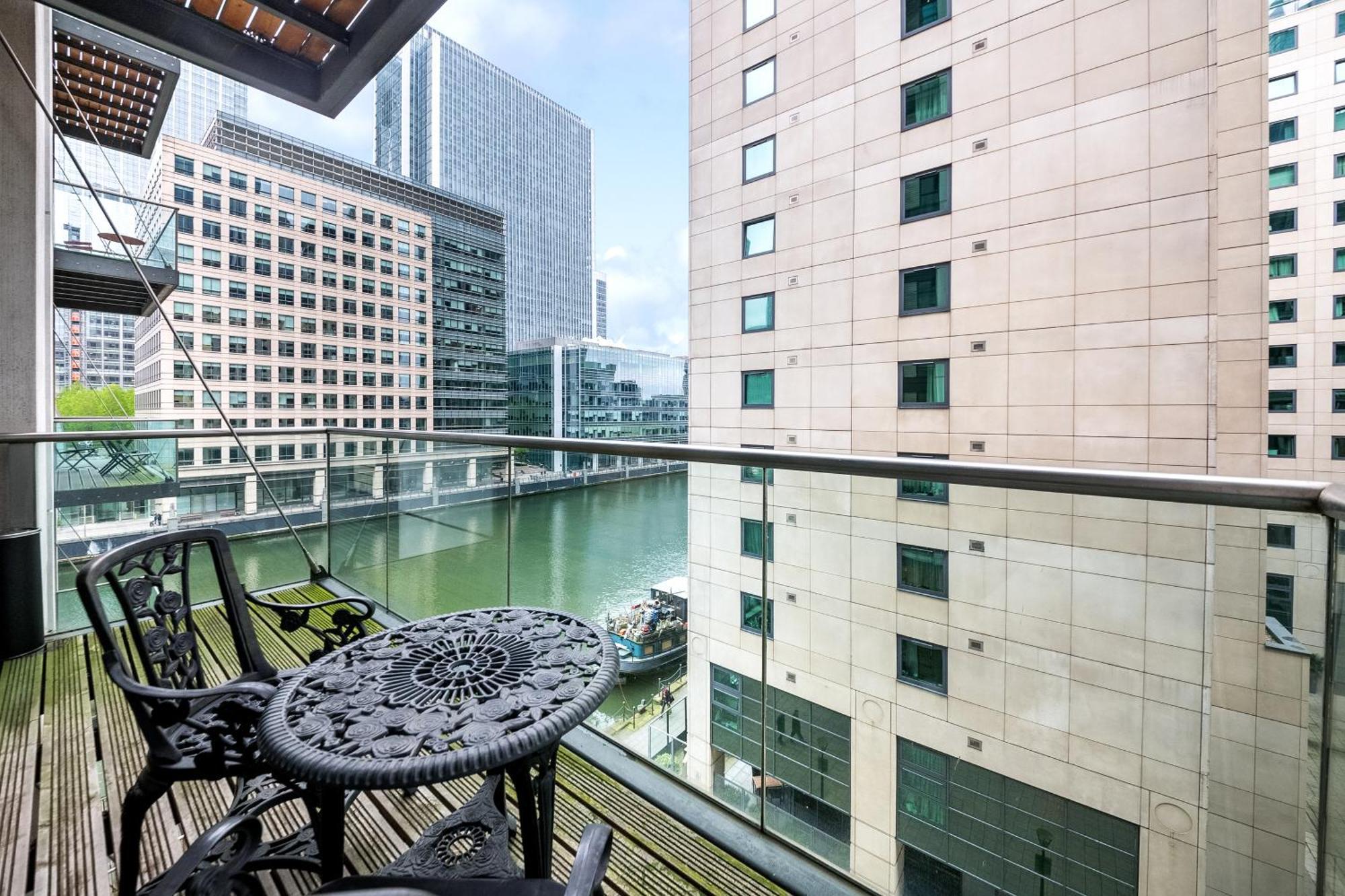 Londwell, Canary Wharf River Thames Balcony Londra